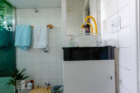 Banheiro da Suíte de apartamento para alugar com 1 quarto, 45m² em Lourdes, Belo Horizonte