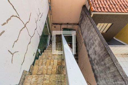 Casa à venda com 356m², 4 quartos e 10 vagasEscada Externa - Garagem e Área de Serviço