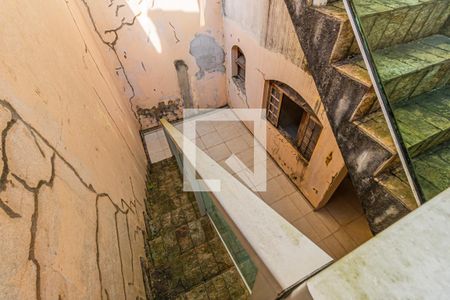 Casa à venda com 356m², 4 quartos e 10 vagasEscada Externa - Área de Serviço