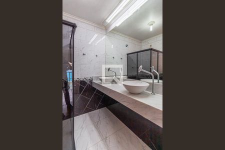 Casa à venda com 356m², 4 quartos e 10 vagasBanheiro da Suite