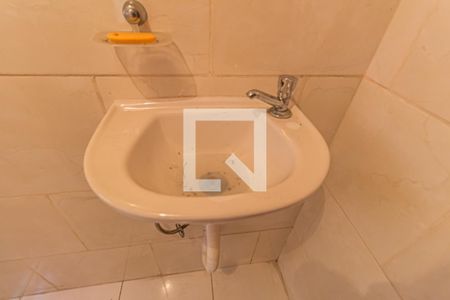 Casa à venda com 356m², 4 quartos e 10 vagasBanheiro de Serviço - Pia