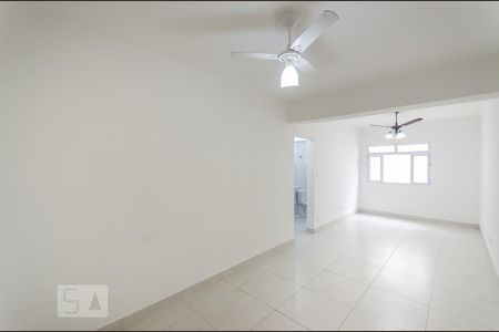 Sala e quarto de kitnet/studio para alugar com 1 quarto, 47m² em Gonzaga, Santos