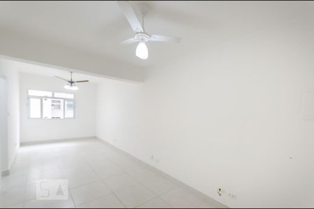 Sala e quarto de kitnet/studio para alugar com 1 quarto, 47m² em Gonzaga, Santos