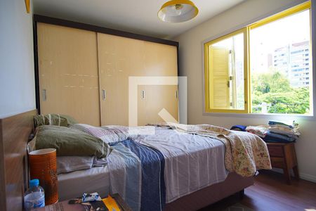 Quarto 1  de apartamento à venda com 2 quartos, 58m² em Petrópolis, Porto Alegre