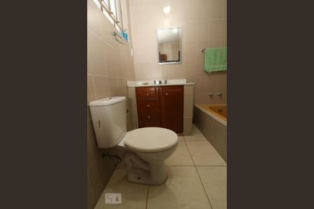 Casa à venda com 120m², 3 quartos e 2 vagasBanheiro da Suíte