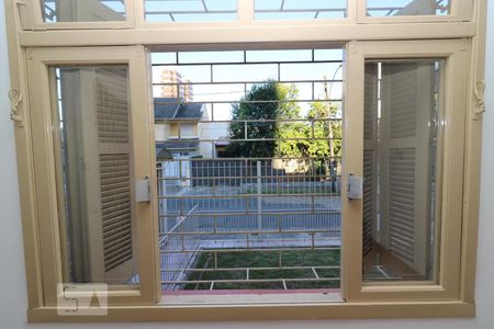 Vista da Sala de Estar de casa à venda com 3 quartos, 120m² em Boa Vista, Porto Alegre