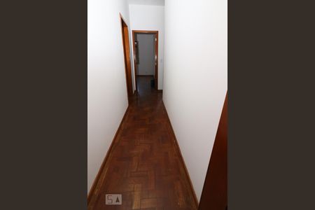 Corredor de casa à venda com 3 quartos, 120m² em Boa Vista, Porto Alegre
