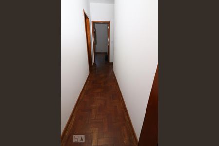 Casa à venda com 120m², 3 quartos e 2 vagasCorredor