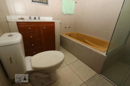 Casa à venda com 120m², 3 quartos e 2 vagasBanheiro da Suíte