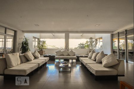 Studio para alugar com 32m², 1 quarto e 1 vaga Studio para alugar com 32m², 1 quarto e 1 vagaCondomínio