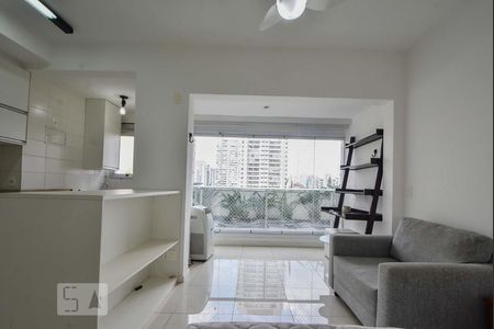 Sala  de kitnet/studio para alugar com 1 quarto, 32m² em Itaim Bibi, São Paulo