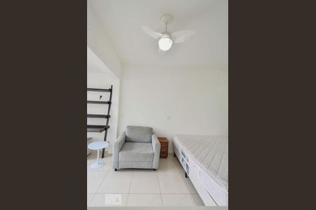 Sala  de kitnet/studio para alugar com 1 quarto, 32m² em Itaim Bibi, São Paulo