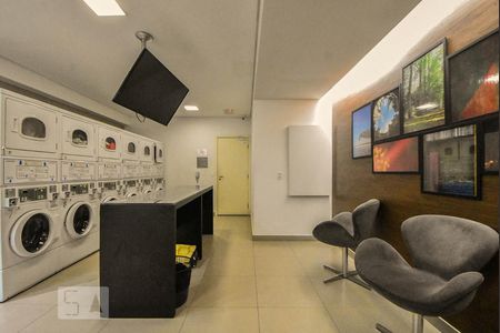 Studio para alugar com 32m², 1 quarto e 1 vaga Studio para alugar com 32m², 1 quarto e 1 vagaLavanderia