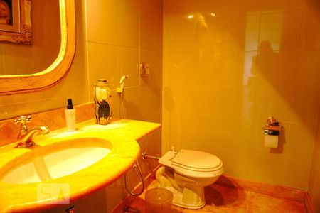 Casa à venda com 850m², 4 quartos e 5 vagas Casa à venda com 850m², 4 quartos e 5 vagasLavabo