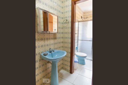 Casa à venda com 223m², 3 quartos e 4 vagasBanheiro de serviço