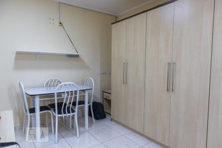 Casa à venda com 223m², 3 quartos e 4 vagasQuarto de serviço 2