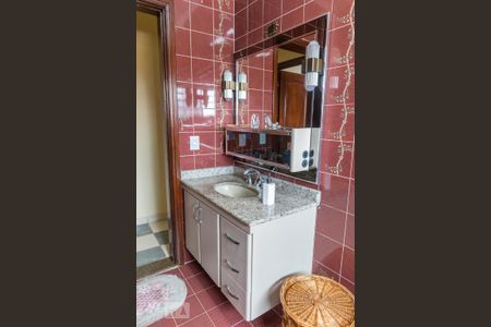 Casa à venda com 223m², 3 quartos e 4 vagasBanheiro