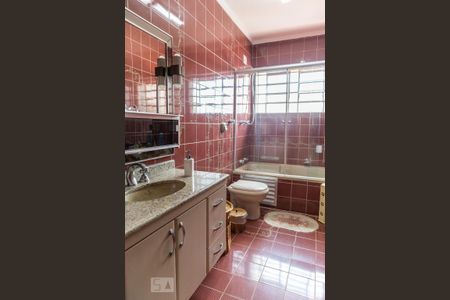 Casa à venda com 223m², 3 quartos e 4 vagasBanheiro