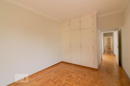 Casa à venda com 450m², 4 quartos e 5 vagas Casa à venda com 450m², 4 quartos e 5 vagasSuíte