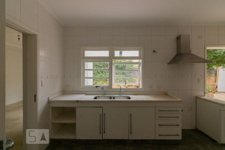 Casa à venda com 450m², 4 quartos e 5 vagas Casa à venda com 450m², 4 quartos e 5 vagasCozinha