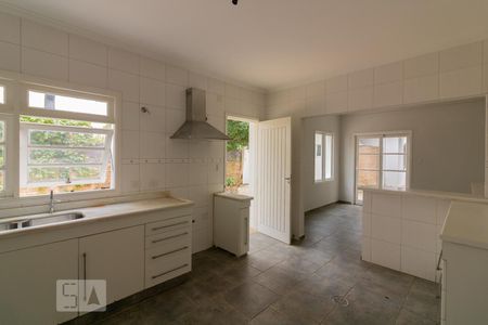 Casa à venda com 450m², 4 quartos e 5 vagas Casa à venda com 450m², 4 quartos e 5 vagasCozinha