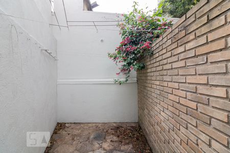 Casa à venda com 450m², 4 quartos e 5 vagas Casa à venda com 450m², 4 quartos e 5 vagasQuintal