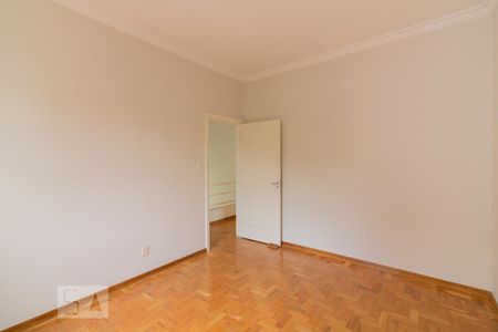 Casa à venda com 450m², 4 quartos e 5 vagas Casa à venda com 450m², 4 quartos e 5 vagasQuarto 2