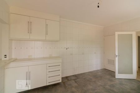 Casa à venda com 450m², 4 quartos e 5 vagas Casa à venda com 450m², 4 quartos e 5 vagasCozinha