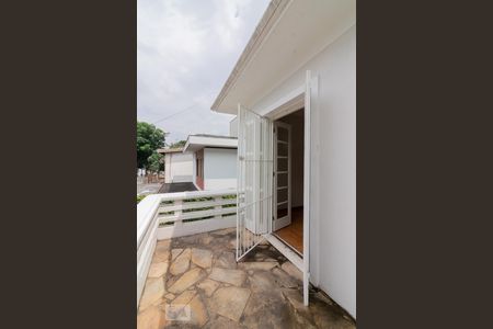 Casa à venda com 450m², 4 quartos e 5 vagas Casa à venda com 450m², 4 quartos e 5 vagasVaranda Quarto 3