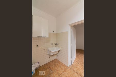 Casa à venda com 450m², 4 quartos e 5 vagas Casa à venda com 450m², 4 quartos e 5 vagasLavanderia