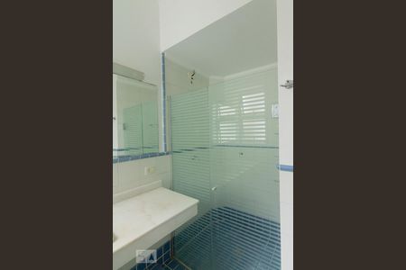 Casa à venda com 450m², 4 quartos e 5 vagas Casa à venda com 450m², 4 quartos e 5 vagasBanheiro