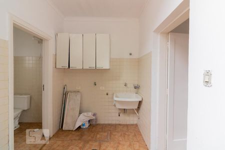 Casa à venda com 450m², 4 quartos e 5 vagas Casa à venda com 450m², 4 quartos e 5 vagasLavanderia