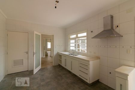 Casa à venda com 450m², 4 quartos e 5 vagas Casa à venda com 450m², 4 quartos e 5 vagasCozinha