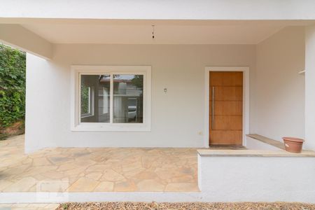 Casa à venda com 450m², 4 quartos e 5 vagas Casa à venda com 450m², 4 quartos e 5 vagasFachada