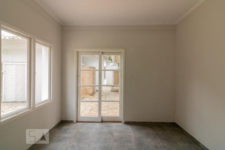 Casa à venda com 450m², 4 quartos e 5 vagas Casa à venda com 450m², 4 quartos e 5 vagasCopa