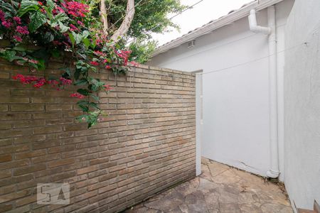 Casa à venda com 450m², 4 quartos e 5 vagas Casa à venda com 450m², 4 quartos e 5 vagasQuintal