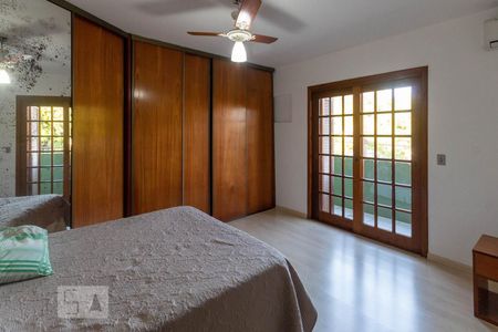 Suíte de casa à venda com 3 quartos, 280m² em Parque Urbano, Porto Alegre