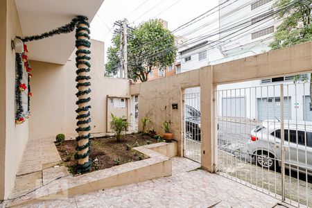 Casa para alugar com 350m², 3 quartos e 6 vagasEntrada