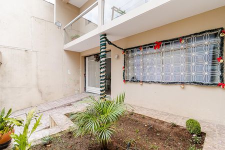 Casa para alugar com 350m², 3 quartos e 6 vagasEntrada