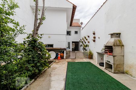 Casa para alugar com 350m², 3 quartos e 6 vagasQuintal