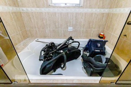 Casa para alugar com 350m², 3 quartos e 6 vagasBanheiro da Suíte 1