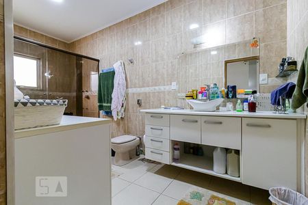 Casa para alugar com 350m², 3 quartos e 6 vagasBanheiro da Suíte