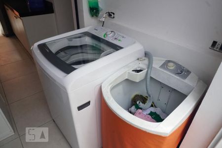 Casa à venda com 300m², 2 quartos e 3 vagasLavanderia