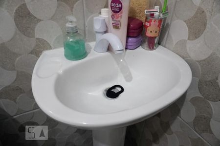 Casa à venda com 300m², 2 quartos e 3 vagasBanheiro da Suíte 2