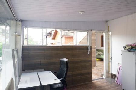 Casa à venda com 300m², 2 quartos e 3 vagasEscritório