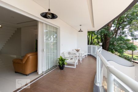 Casa à venda com 700m², 8 quartos e 8 vagasVaranda da Sala