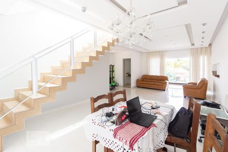 Casa à venda com 700m², 8 quartos e 8 vagasSala