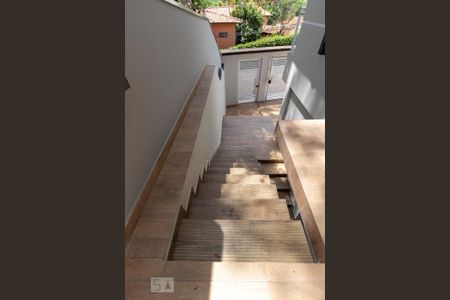 Casa à venda com 700m², 8 quartos e 8 vagasEscadas