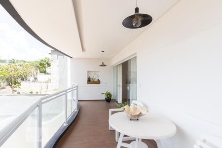 Casa à venda com 700m², 8 quartos e 8 vagasVaranda da Sala