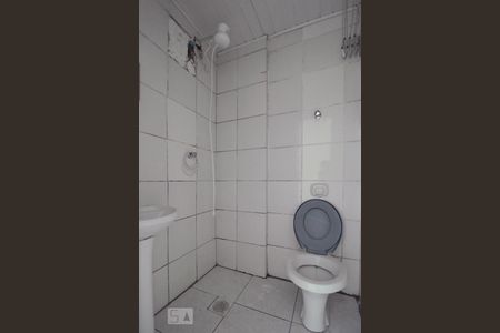 Banheiro de kitnet/studio à venda com 1 quarto, 24m² em Centro Histórico, Porto Alegre